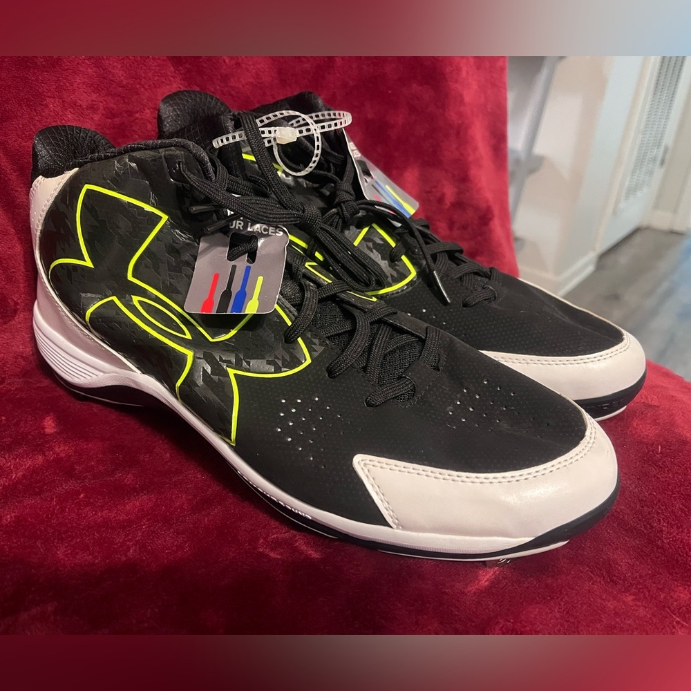 Under Armour Men's Black, White, and Yellow Baseball Cleats